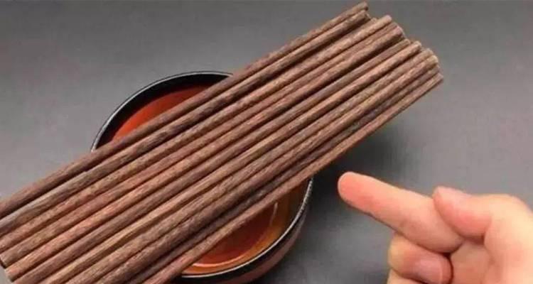 柴犬吃葡萄干的危险量是多少？如何避免中毒？