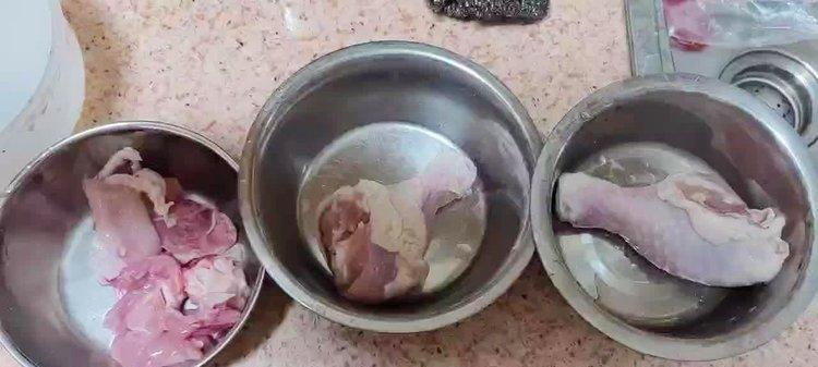 柴犬喂多少鸡腿合适呢？如何平衡营养和健康？