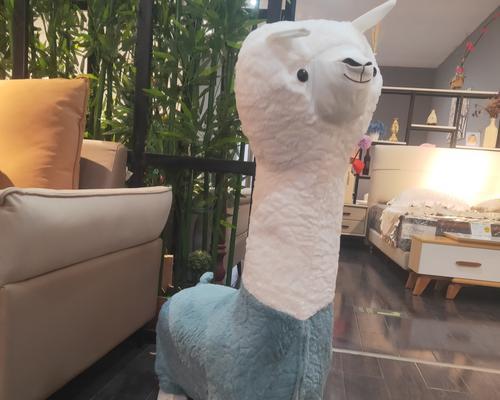 如何用超大纸箱DIY羊驼玩具？