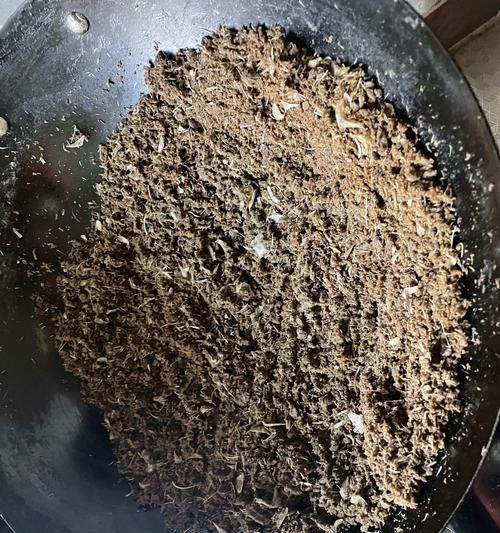 如何正确地将液体药物拌入猫粮中？
