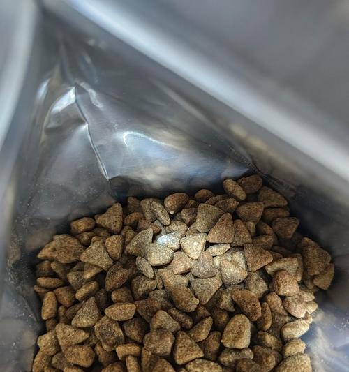 猫咪为何对发霉猫粮有情绪反应？