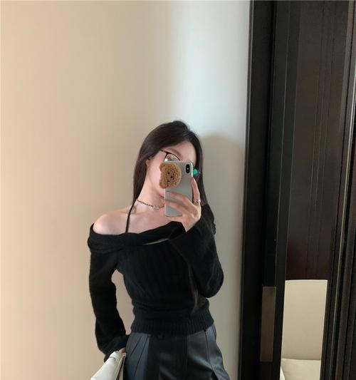黑色羊驼开衫毛衣搭配什么外套？如何搭配出时尚的外观？