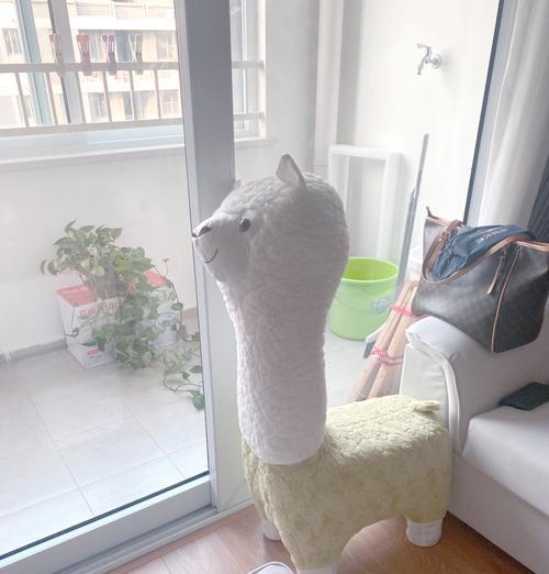 羊驼摆设在客厅中如何布置才好看？有哪些创意摆放方式？